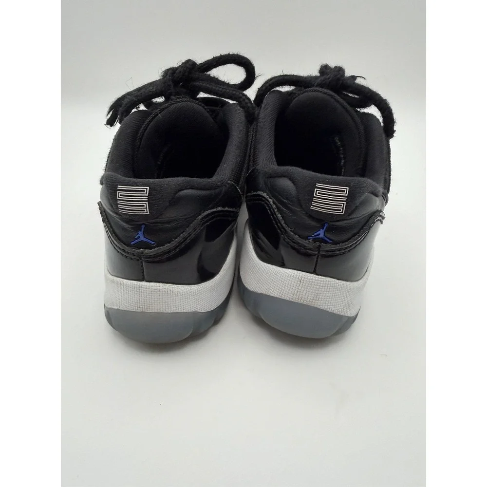 Nike Air Jordan 11 Retro Low 